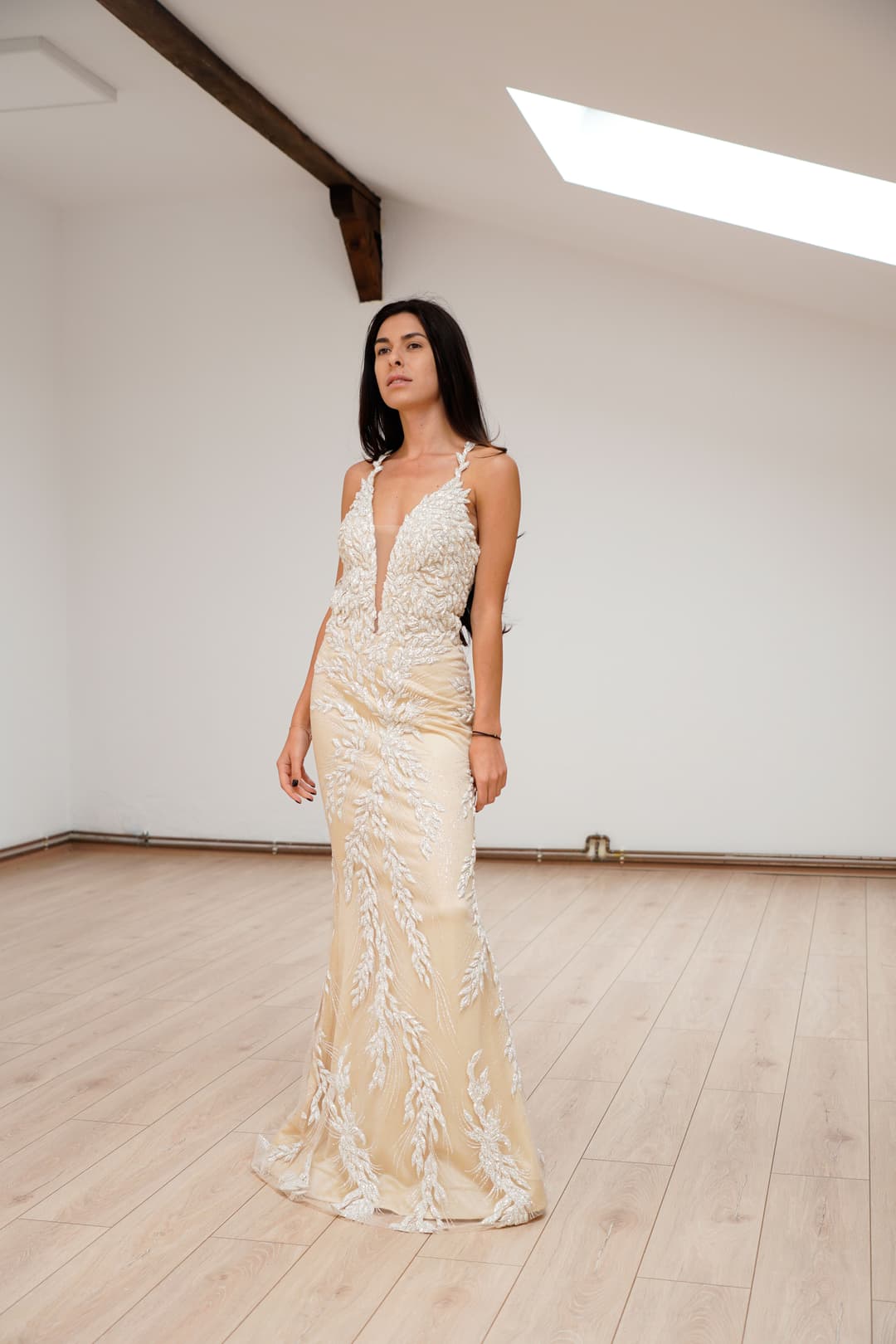 Gizell - Rochie de Seara Bej cu Spatele Gol Gizell