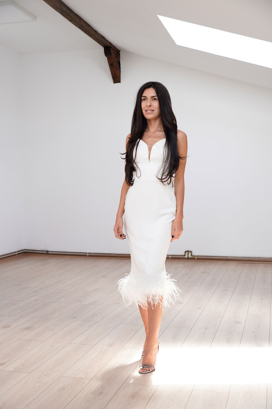 Gizell - Rochie Midi Alba cu Pene Gizell